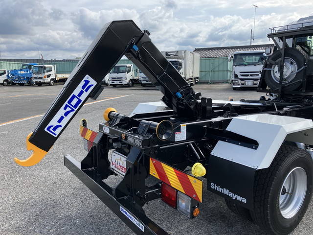 いすゞフォワードコンテナ専用車中型（4t）[写真10]