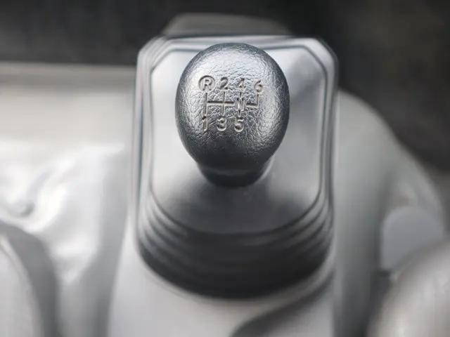 日野デュトロ平ボディ小型（2t・3t）[写真31]