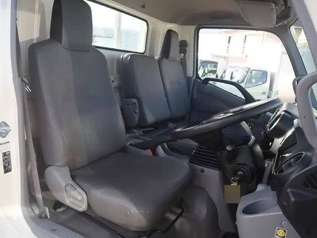 日野デュトロ平ボディ小型（2t・3t）[写真26]