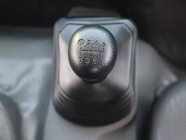 日野デュトロ平ボディ小型（2t・3t）[写真30]