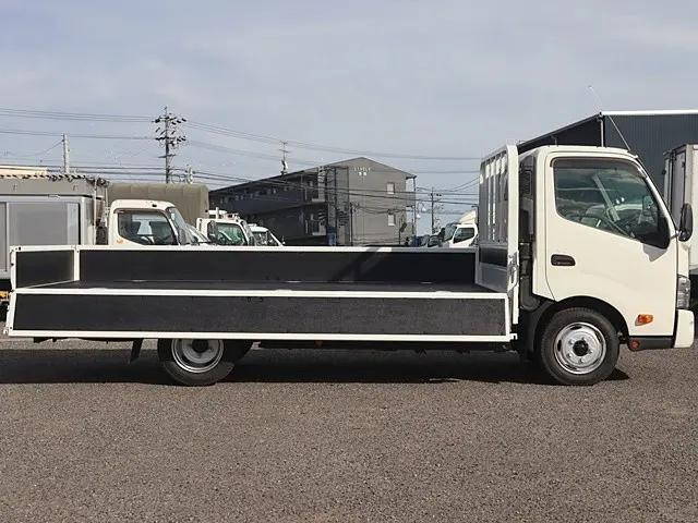 日野デュトロ平ボディ小型（2t・3t）[写真08]