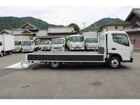 三菱ふそうキャンター平ボディ小型（2t・3t）[写真13]