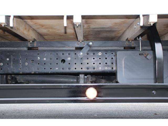 三菱ふそうキャンター平ボディ小型（2t・3t）[写真27]