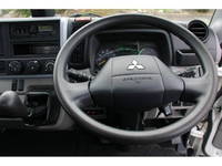 三菱ふそうキャンター平ボディ小型（2t・3t）[写真30]