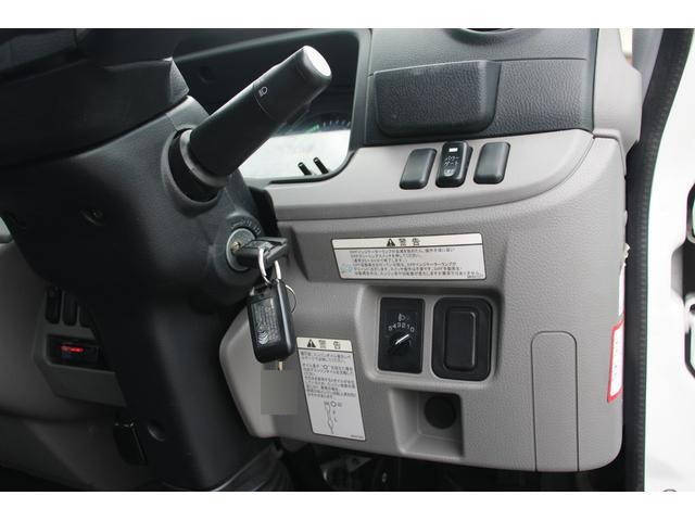 三菱ふそうキャンター平ボディ小型（2t・3t）[写真31]