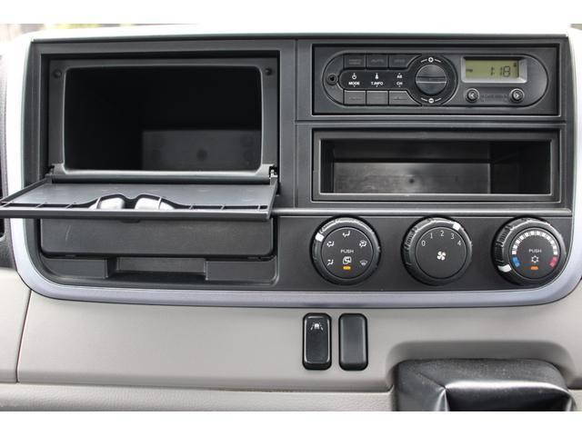 三菱ふそうキャンター平ボディ小型（2t・3t）[写真32]