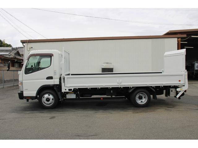 三菱ふそうキャンター平ボディ小型（2t・3t）[写真06]