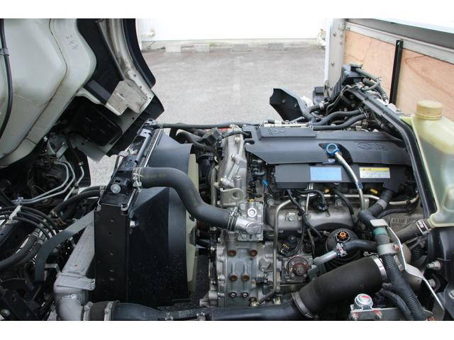 三菱ふそうキャンター平ボディ小型（2t・3t）[写真09]