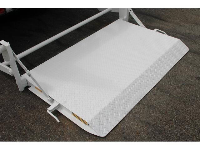 いすゞエルフ平ボディ小型（2t・3t）[写真16]