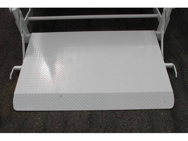 いすゞエルフ平ボディ小型（2t・3t）[写真18]