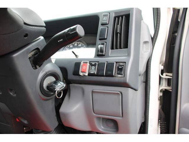 いすゞエルフ平ボディ小型（2t・3t）[写真33]