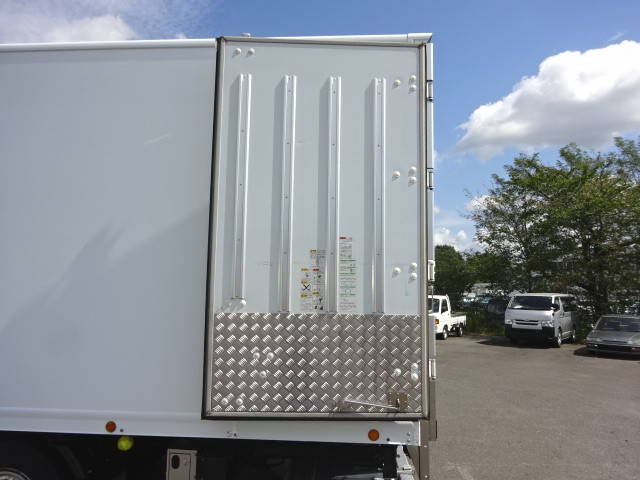 日野レンジャー冷凍車（冷蔵車）中型（4t）[写真16]