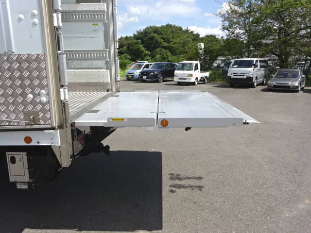 日野レンジャー冷凍車（冷蔵車）中型（4t）[写真18]