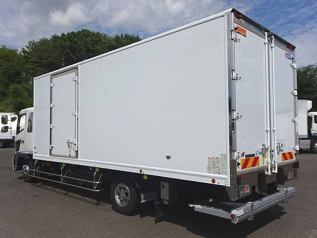 日野レンジャー冷凍車（冷蔵車）中型（4t）[写真02]