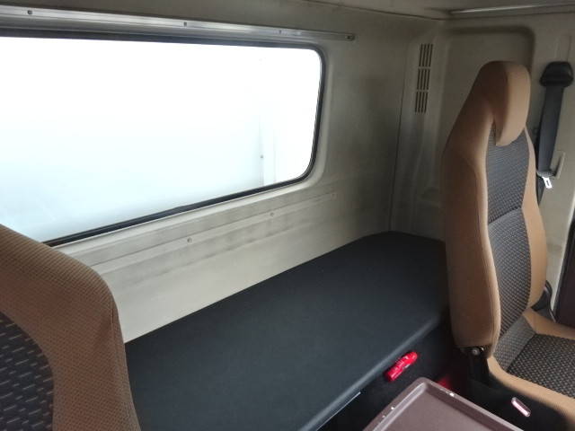 日野レンジャー冷凍車（冷蔵車）中型（4t）[写真32]