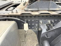 UDトラックスクオントレーラーヘッド（トラクターヘッド）大型（10t）[写真18]