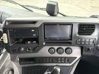 UDトラックスクオントレーラーヘッド（トラクターヘッド）大型（10t）[写真23]