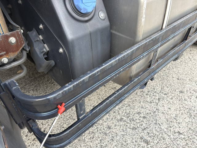 UDトラックスクオントレーラーヘッド（トラクターヘッド）大型（10t）[写真34]