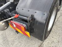 UDトラックスクオントレーラーヘッド（トラクターヘッド）大型（10t）[写真37]