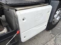 UDトラックスクオントレーラーヘッド（トラクターヘッド）大型（10t）[写真39]