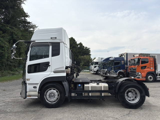 UDトラックスクオントレーラーヘッド（トラクターヘッド）大型（10t）[写真05]