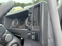 いすゞフォワードアルミウイング中型（4t）[写真12]