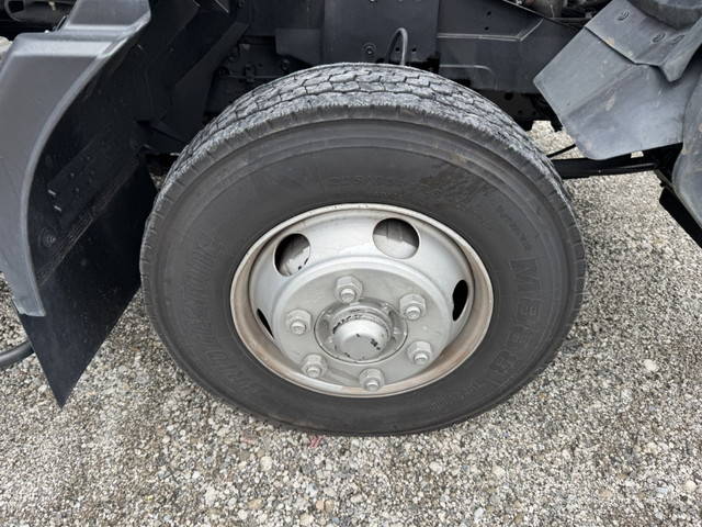 いすゞフォワードアルミウイング中型（4t）[写真21]