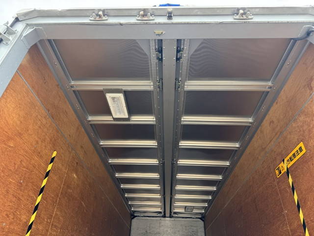 いすゞフォワードアルミウイング中型（4t）[写真27]