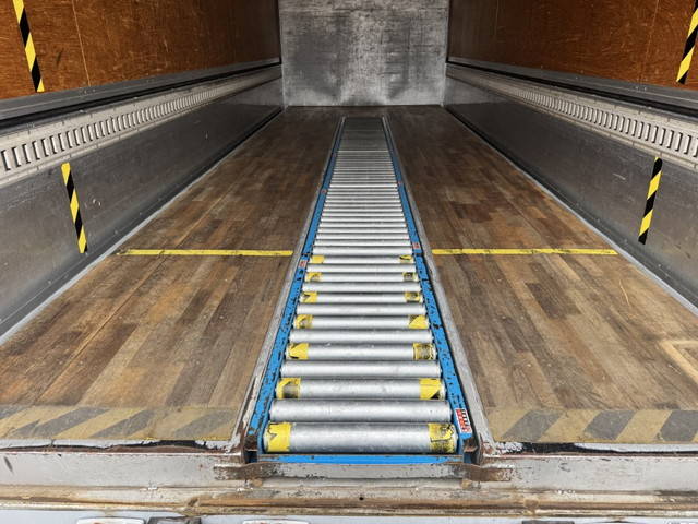 いすゞフォワードアルミウイング中型（4t）[写真28]