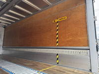 いすゞフォワードアルミウイング中型（4t）[写真31]