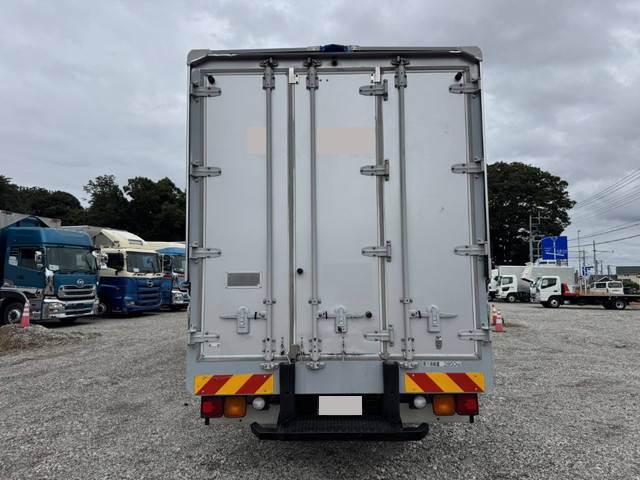 いすゞフォワードアルミウイング中型（4t）[写真09]