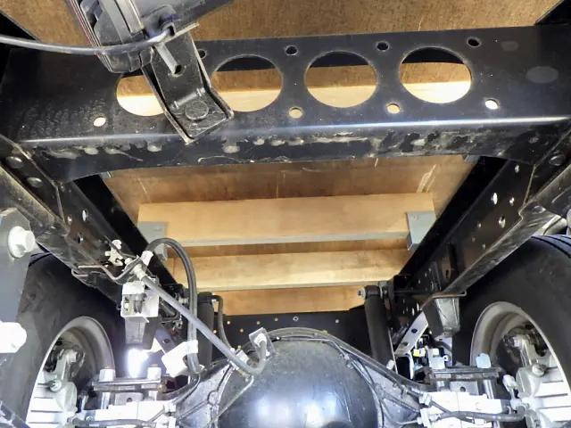 日産エルフ平ボディ小型（2t・3t）[写真25]