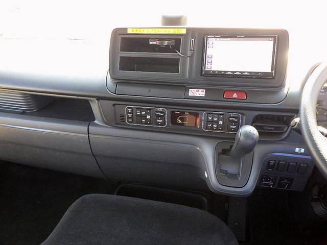 三菱ふそうローザマイクロバス[写真09]