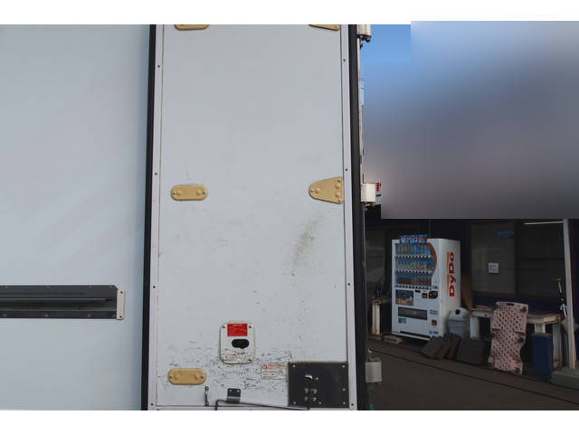 いすゞエルフ冷凍車（冷蔵車）小型（2t・3t）[写真11]