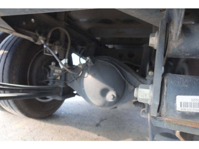 いすゞエルフ冷凍車（冷蔵車）小型（2t・3t）[写真12]