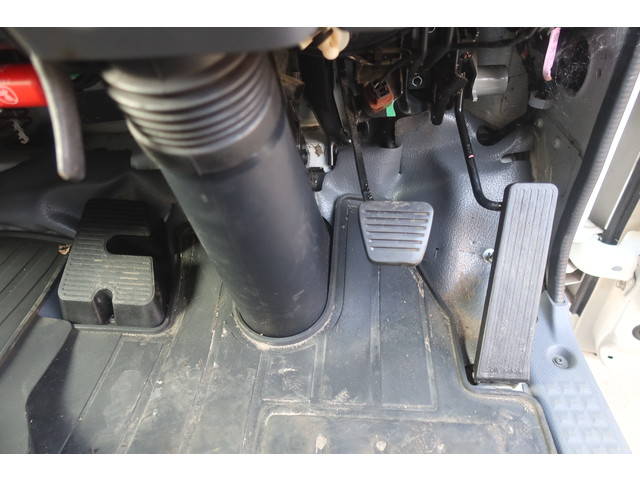 いすゞエルフ冷凍車（冷蔵車）小型（2t・3t）[写真22]