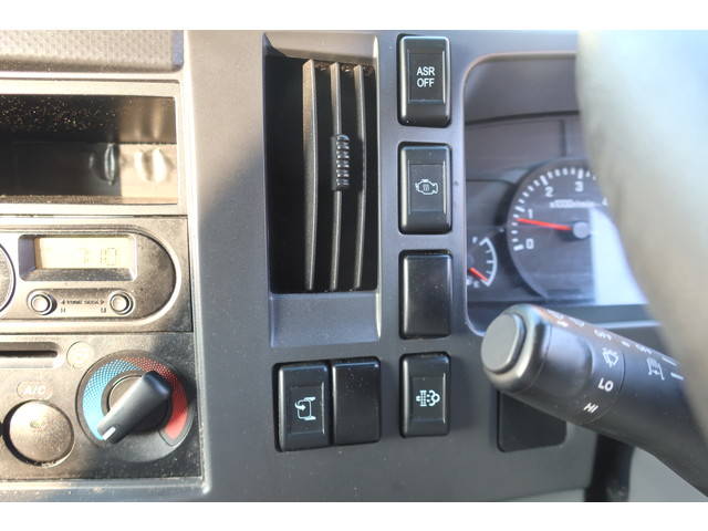 いすゞエルフ冷凍車（冷蔵車）小型（2t・3t）[写真27]