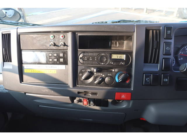 いすゞエルフ冷凍車（冷蔵車）小型（2t・3t）[写真28]