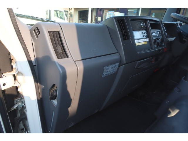 いすゞエルフ冷凍車（冷蔵車）小型（2t・3t）[写真33]