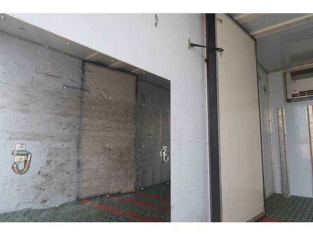 いすゞエルフ冷凍車（冷蔵車）小型（2t・3t）[写真39]