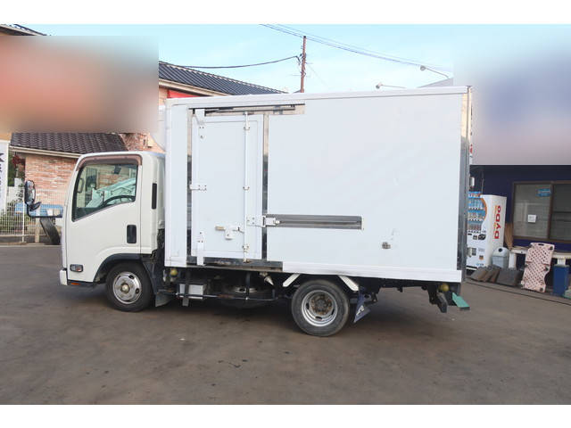 いすゞエルフ冷凍車（冷蔵車）小型（2t・3t）[写真04]