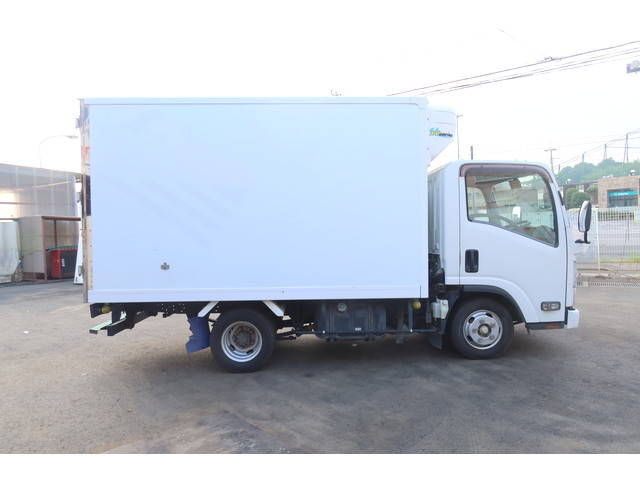 いすゞエルフ冷凍車（冷蔵車）小型（2t・3t）[写真06]