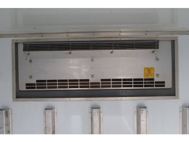 いすゞエルフ冷凍車（冷蔵車）小型（2t・3t）[写真08]