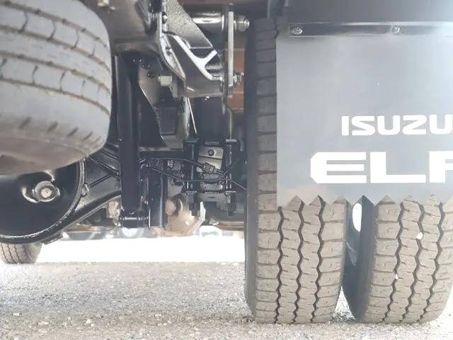 いすゞエルフ平ボディ小型（2t・3t）[写真27]