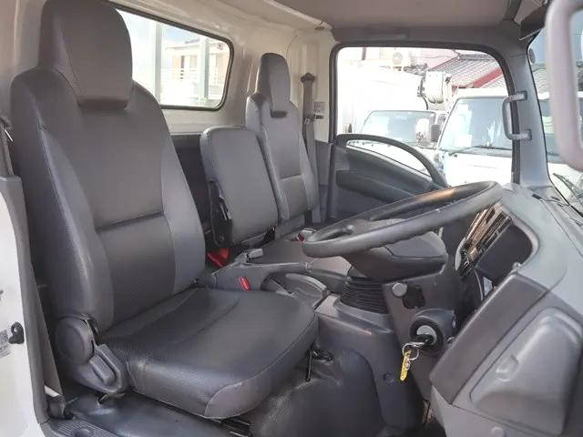 いすゞエルフ平ボディ小型（2t・3t）[写真30]