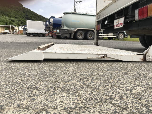 いすゞエルフ平ボディ小型（2t・3t）[写真15]