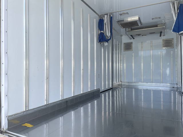 いすゞエルフ冷凍車（冷蔵車）小型（2t・3t）[写真15]