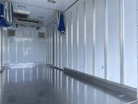 いすゞエルフ冷凍車（冷蔵車）小型（2t・3t）[写真17]