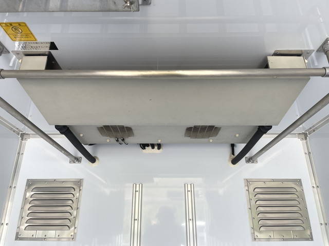 いすゞエルフ冷凍車（冷蔵車）小型（2t・3t）[写真18]