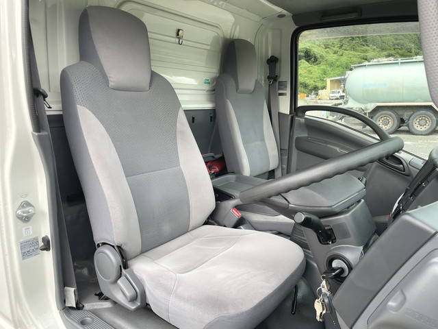 いすゞエルフ冷凍車（冷蔵車）小型（2t・3t）[写真33]